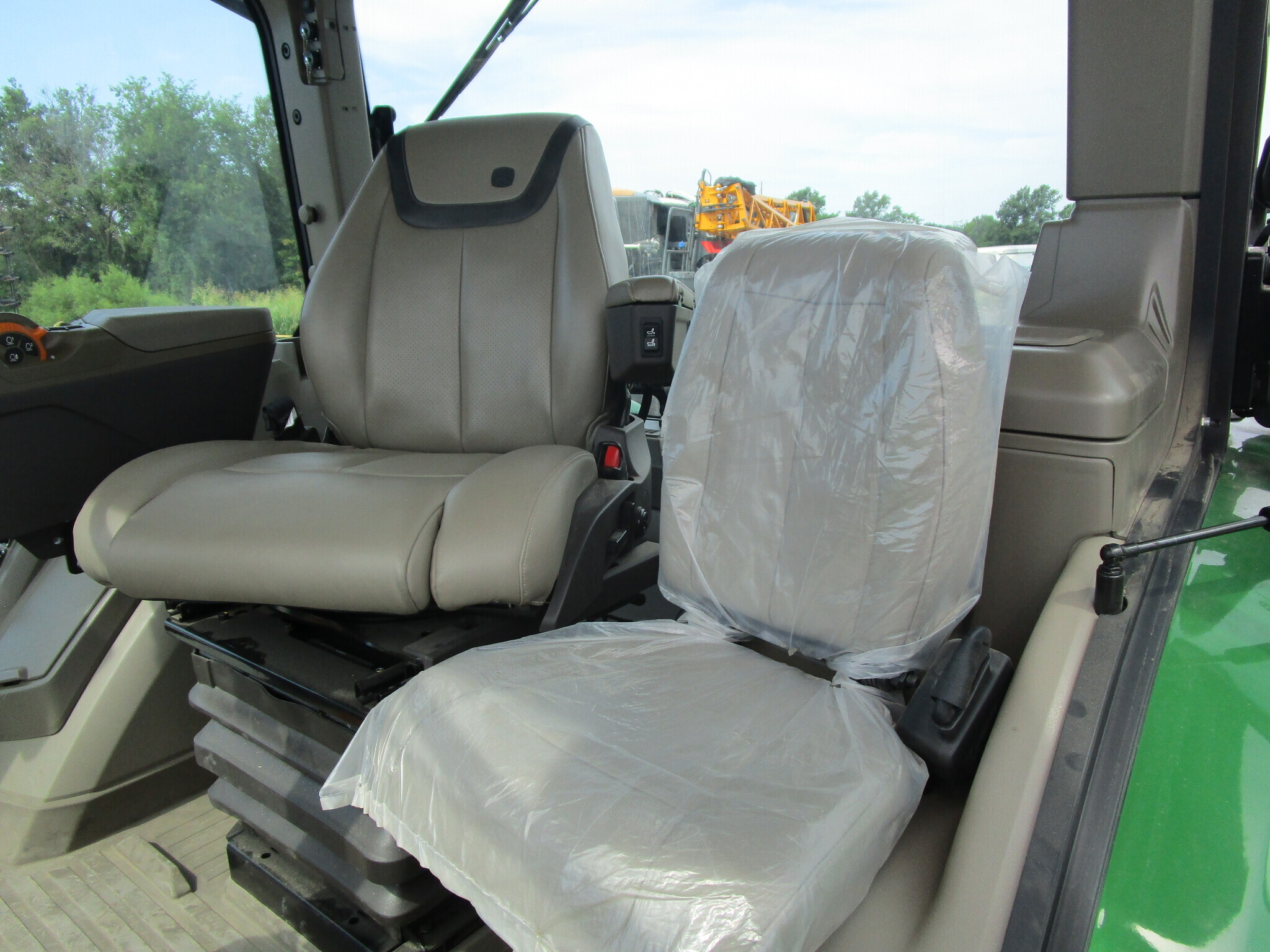 2021 John Deere 8R 280 Tractor