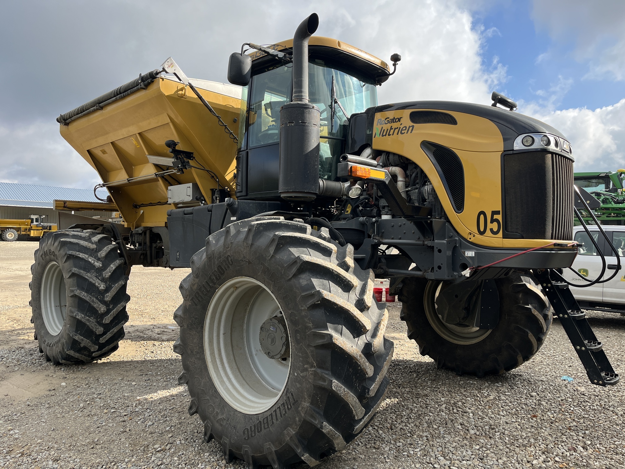 2019 ROGATOR RG1300C Self-Propelled Sprayer