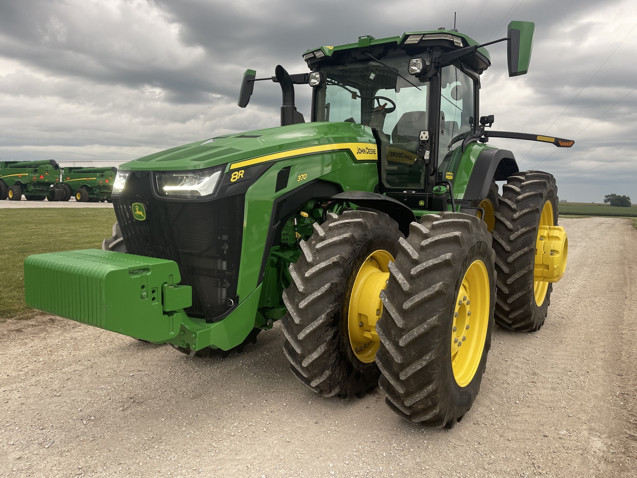 2023 John Deere 8R 370 Tractor