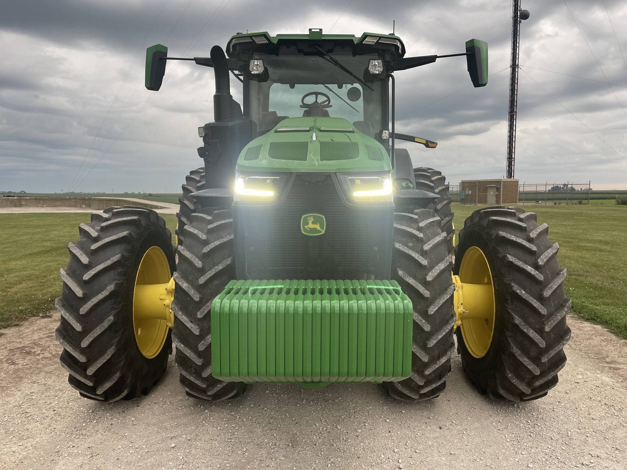 2023 John Deere 8R 370 Tractor