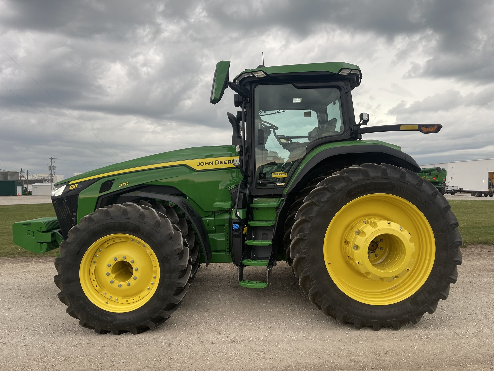 2023 John Deere 8R 370 Tractor