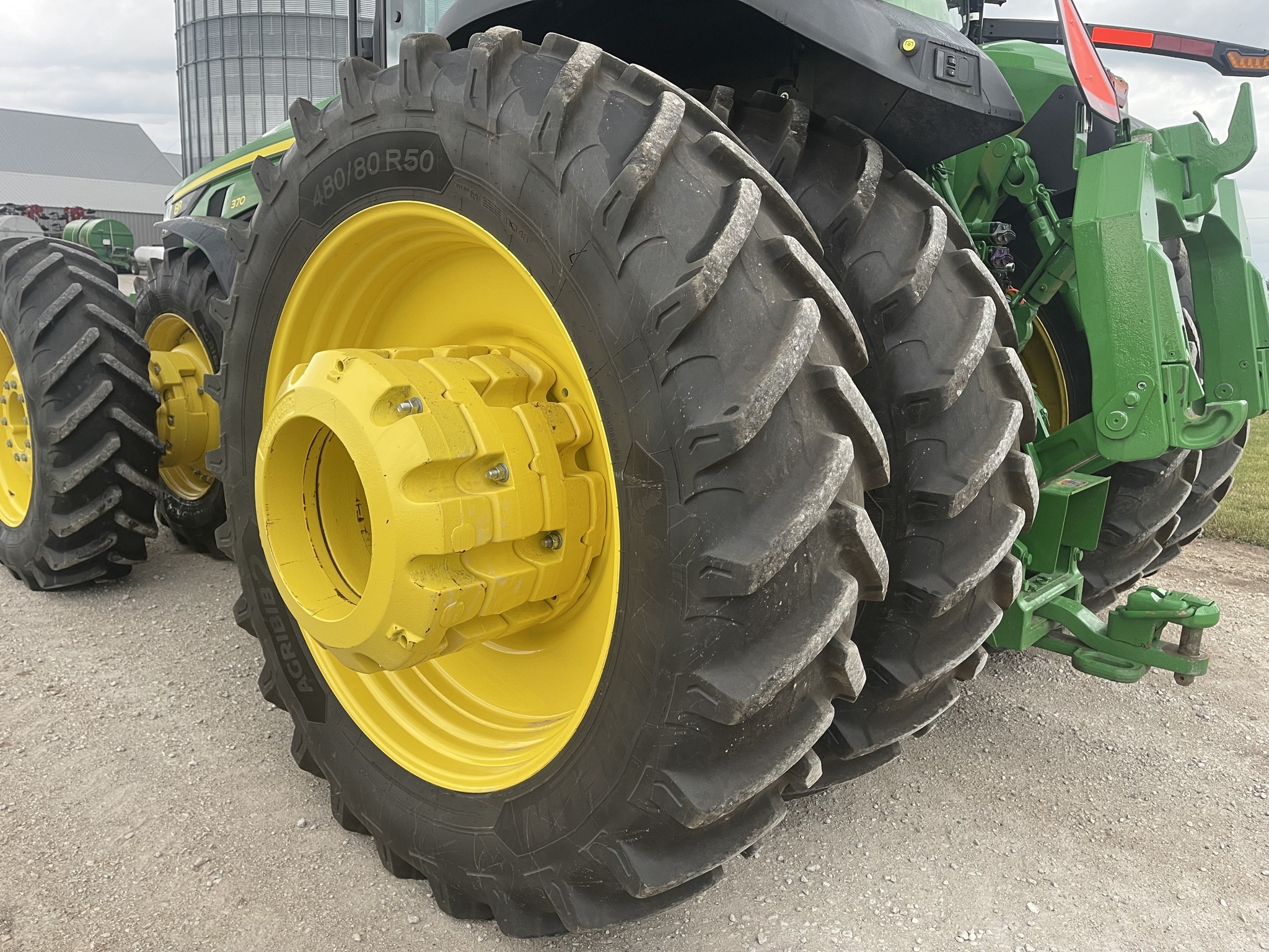 2023 John Deere 8R 370 Tractor