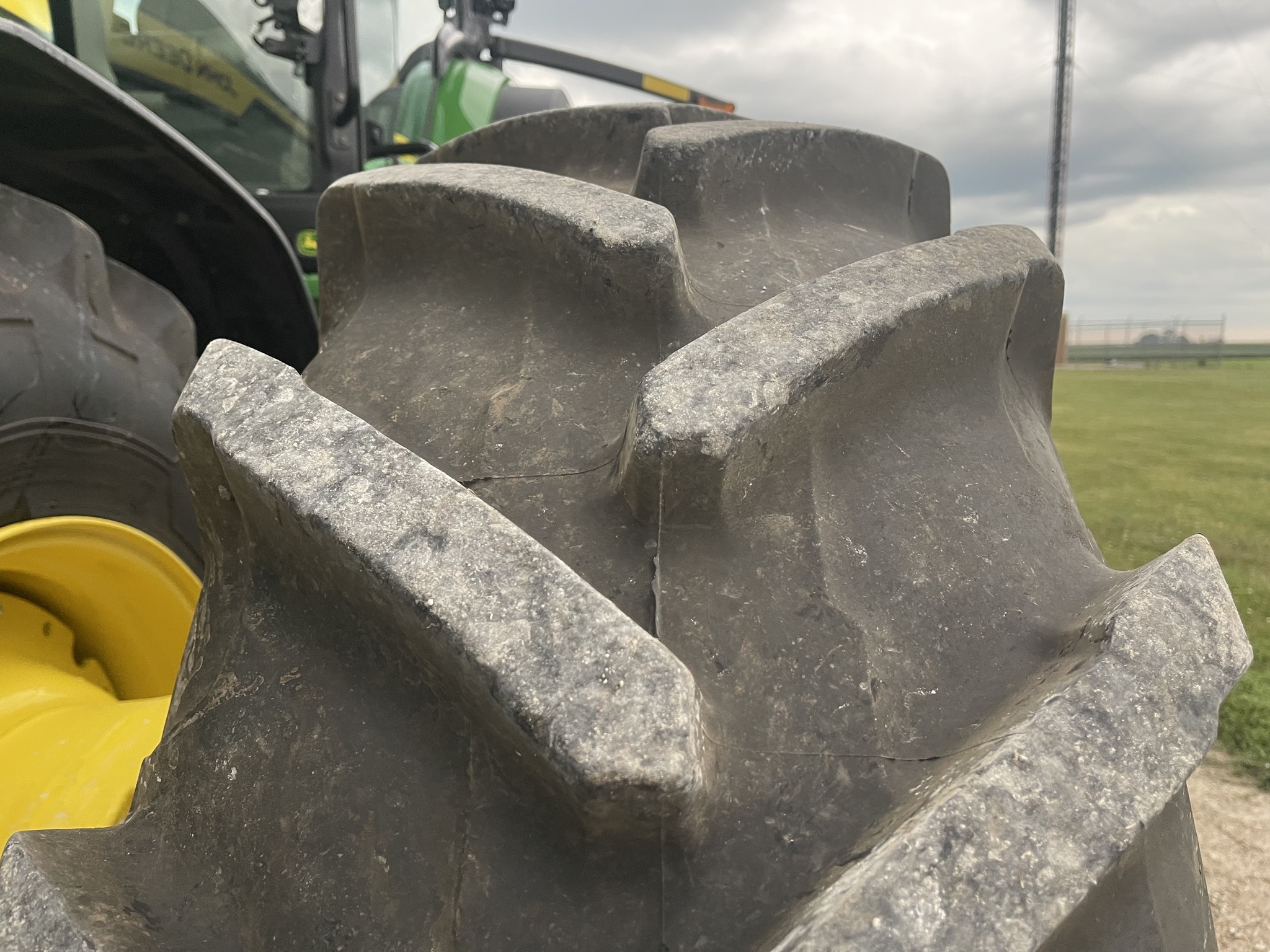 2023 John Deere 8R 370 Tractor