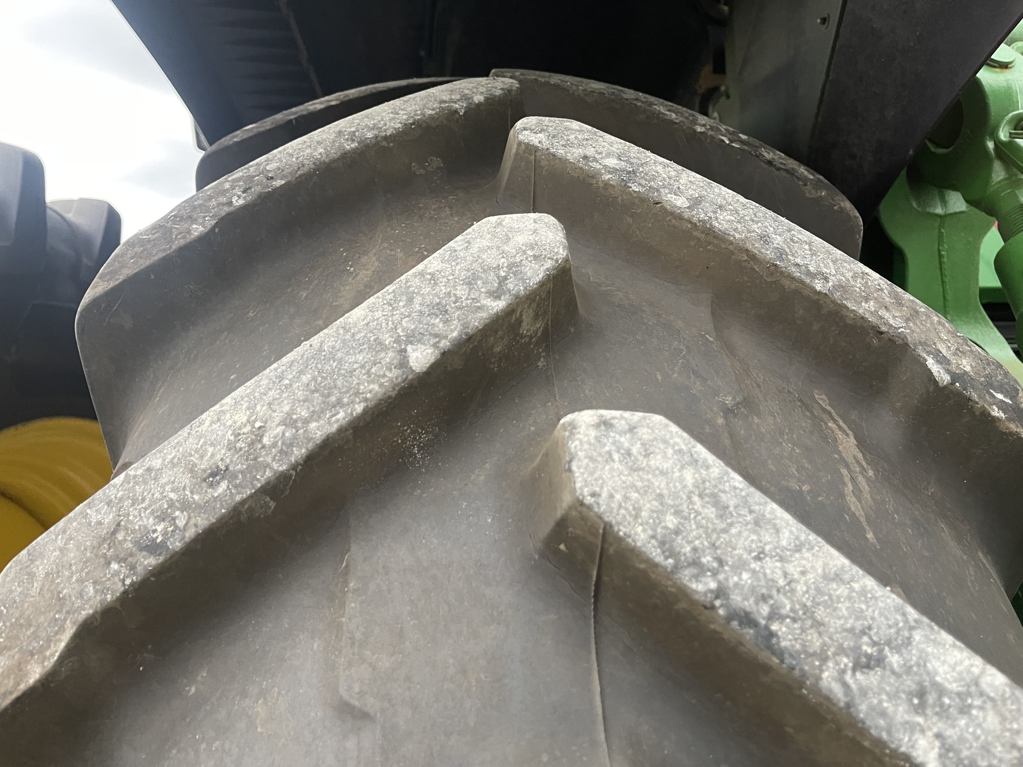 2023 John Deere 8R 370 Tractor