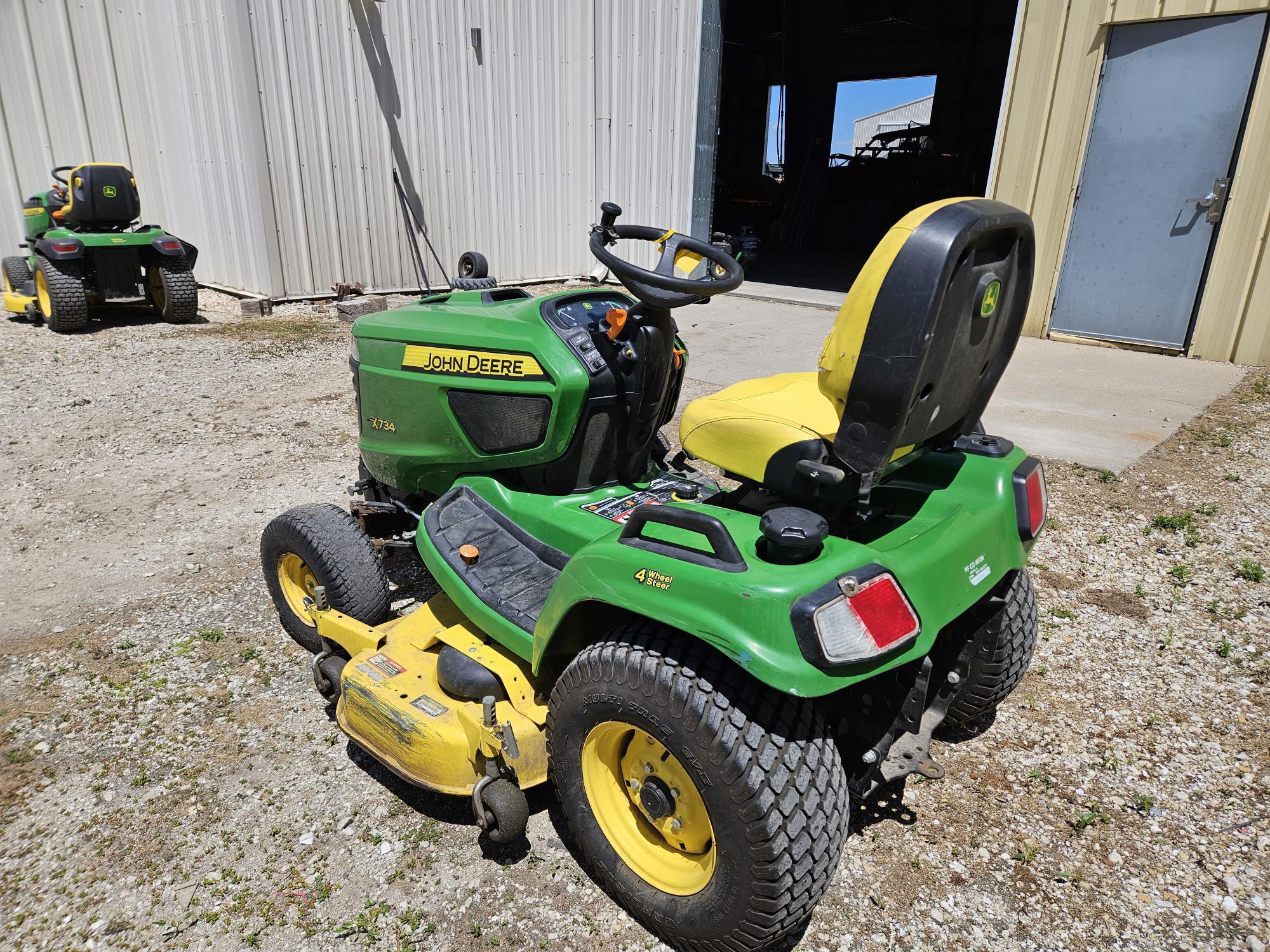2015 John Deere X734 Lawn Mower