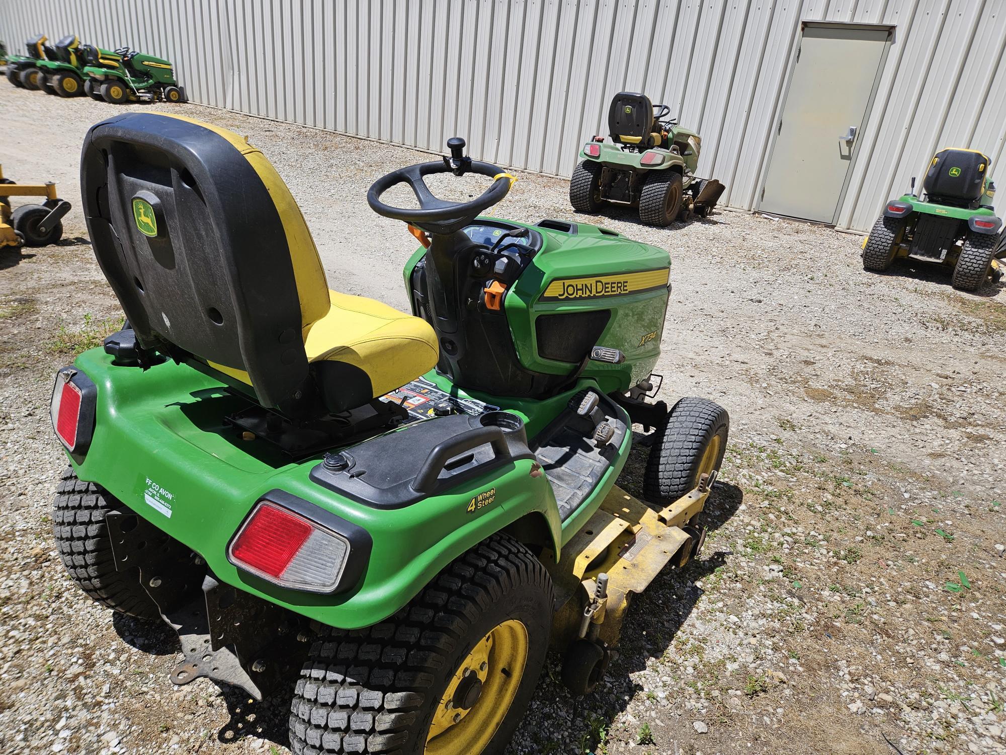 2015 John Deere X734 Lawn Mower