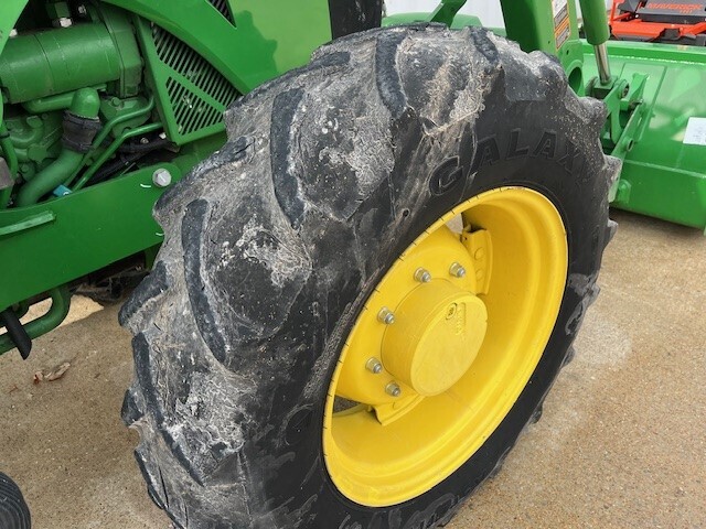 2022 John Deere 5090E Tractor