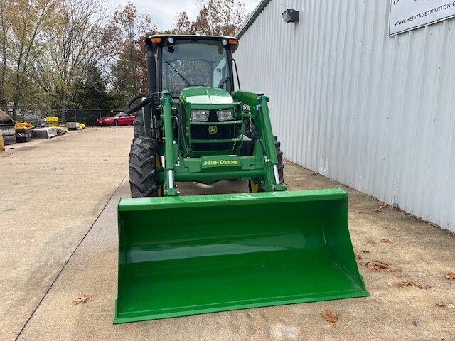 2022 John Deere 5090E Tractor