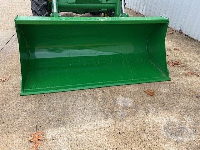 2022 John Deere 5090E Tractor