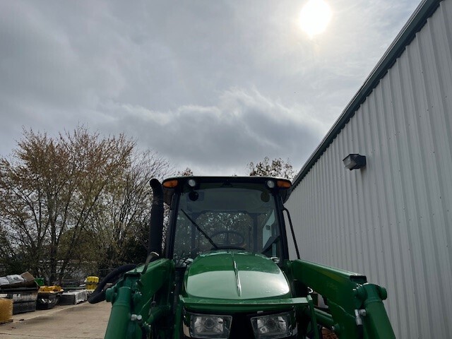2022 John Deere 5090E Tractor