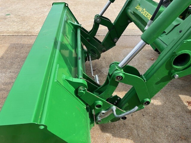 2022 John Deere 5090E Tractor