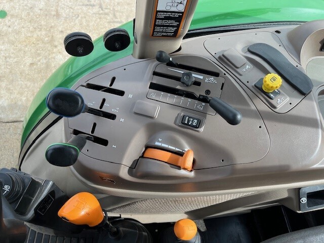 2022 John Deere 5090E Tractor