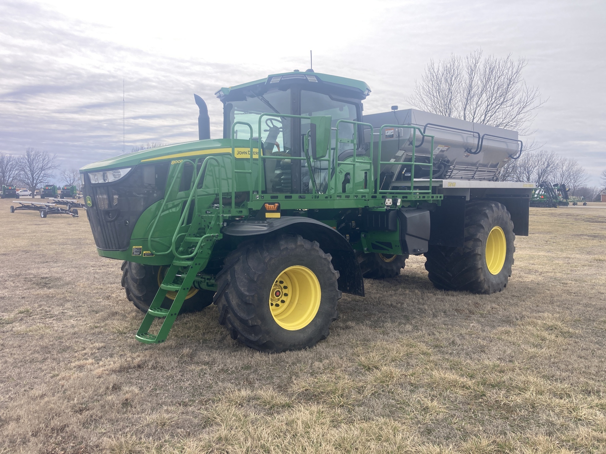 2023 John Deere 800R Self-Propelled Fertilizer Spreader