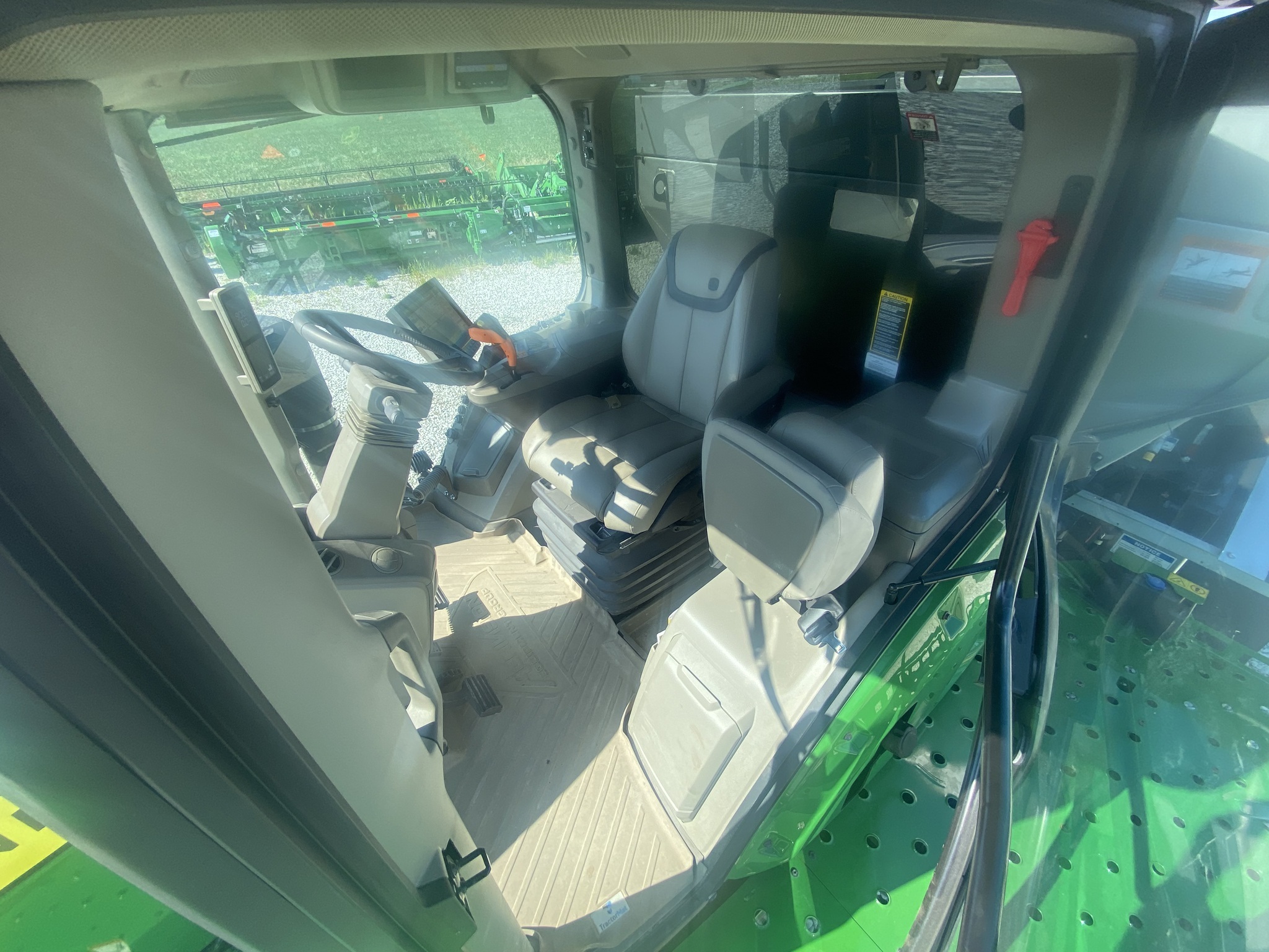 2023 John Deere 800R Self-Propelled Fertilizer Spreader