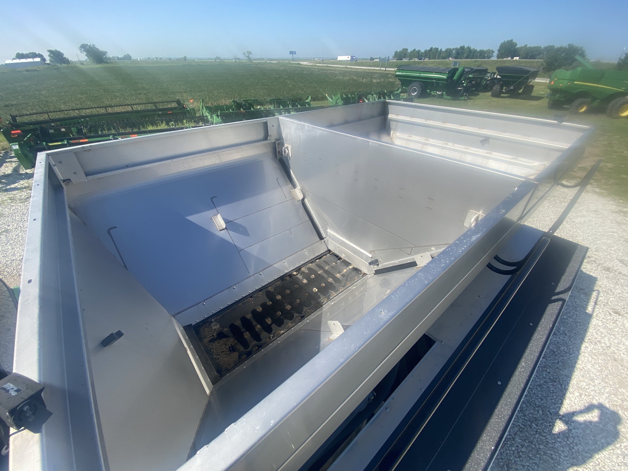 2023 John Deere 800R Self-Propelled Fertilizer Spreader