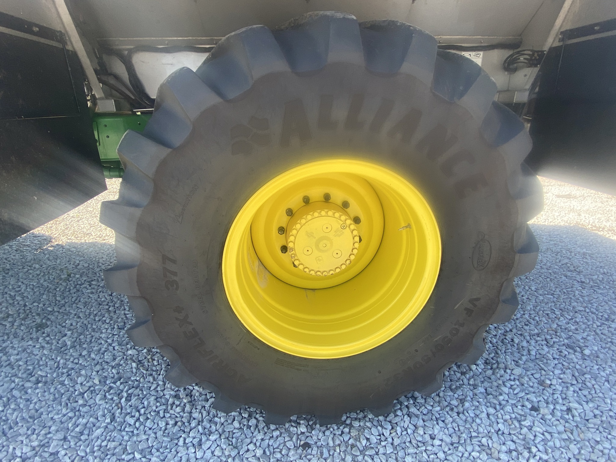 2023 John Deere 800R Self-Propelled Fertilizer Spreader