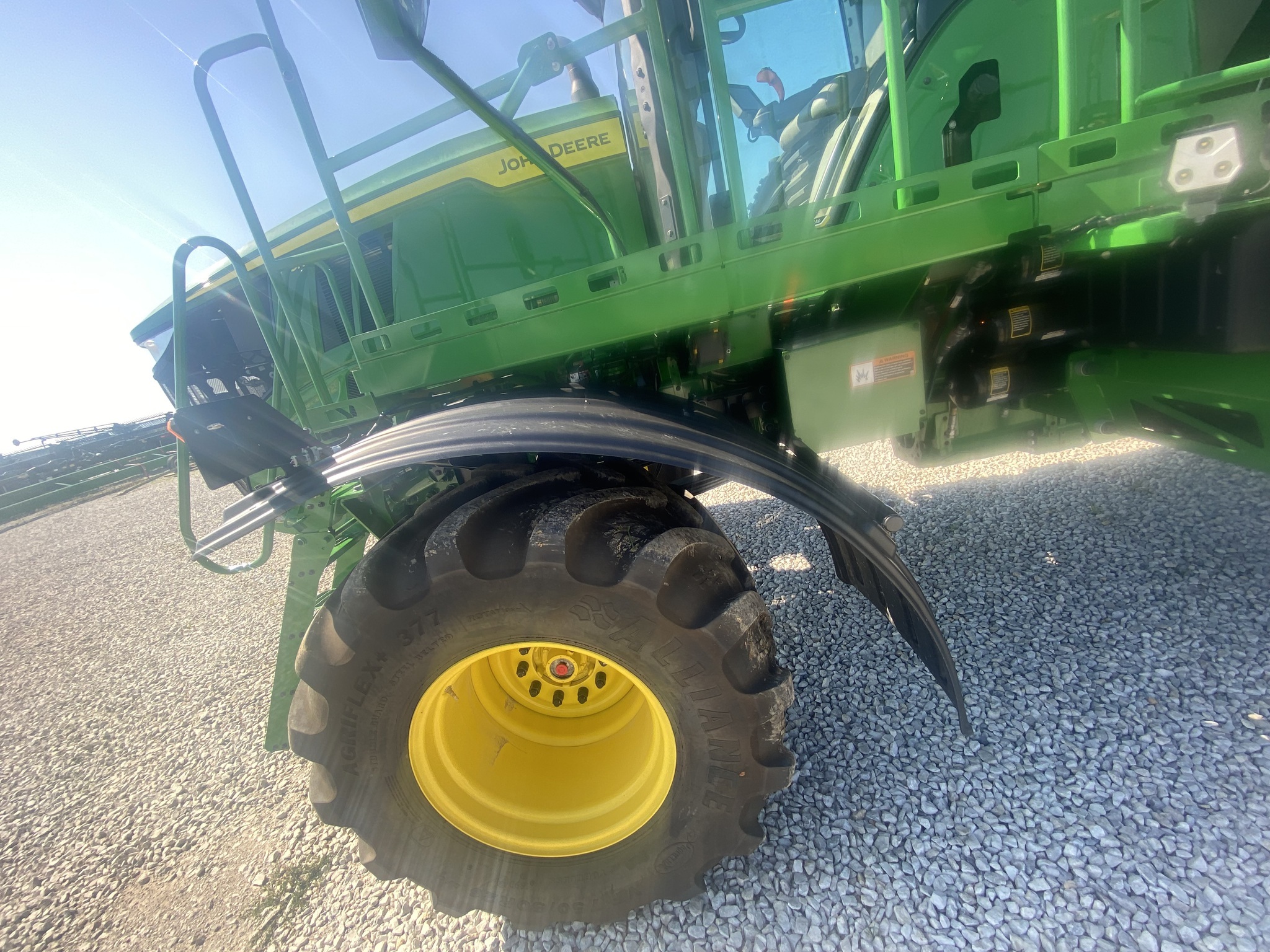 2023 John Deere 800R Self-Propelled Fertilizer Spreader