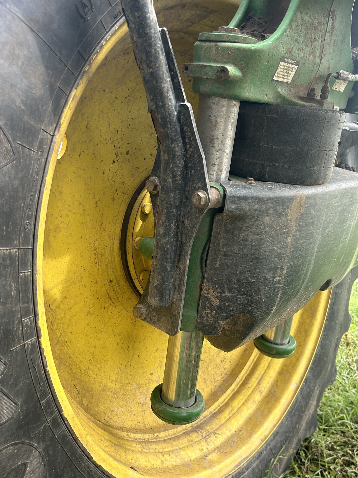 2017 John Deere R4030 Self-Propelled Sprayer