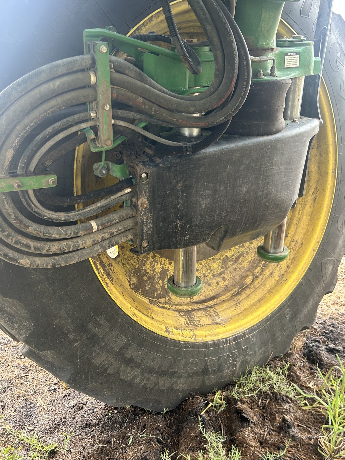 2017 John Deere R4030 Self-Propelled Sprayer