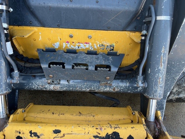 2023 Deere 325G Skid Steer