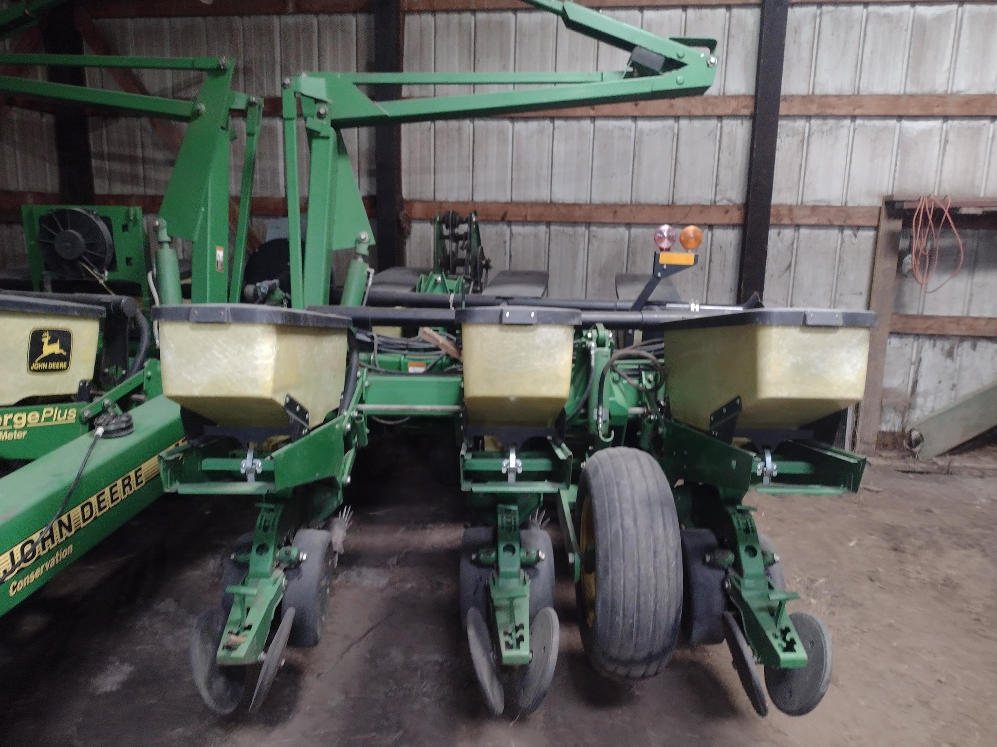 1996 John Deere 1760 Planter