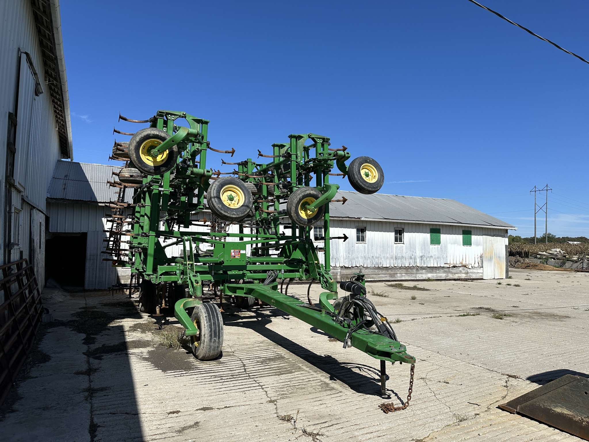 2014 John Deere 2210 Field Cultivator