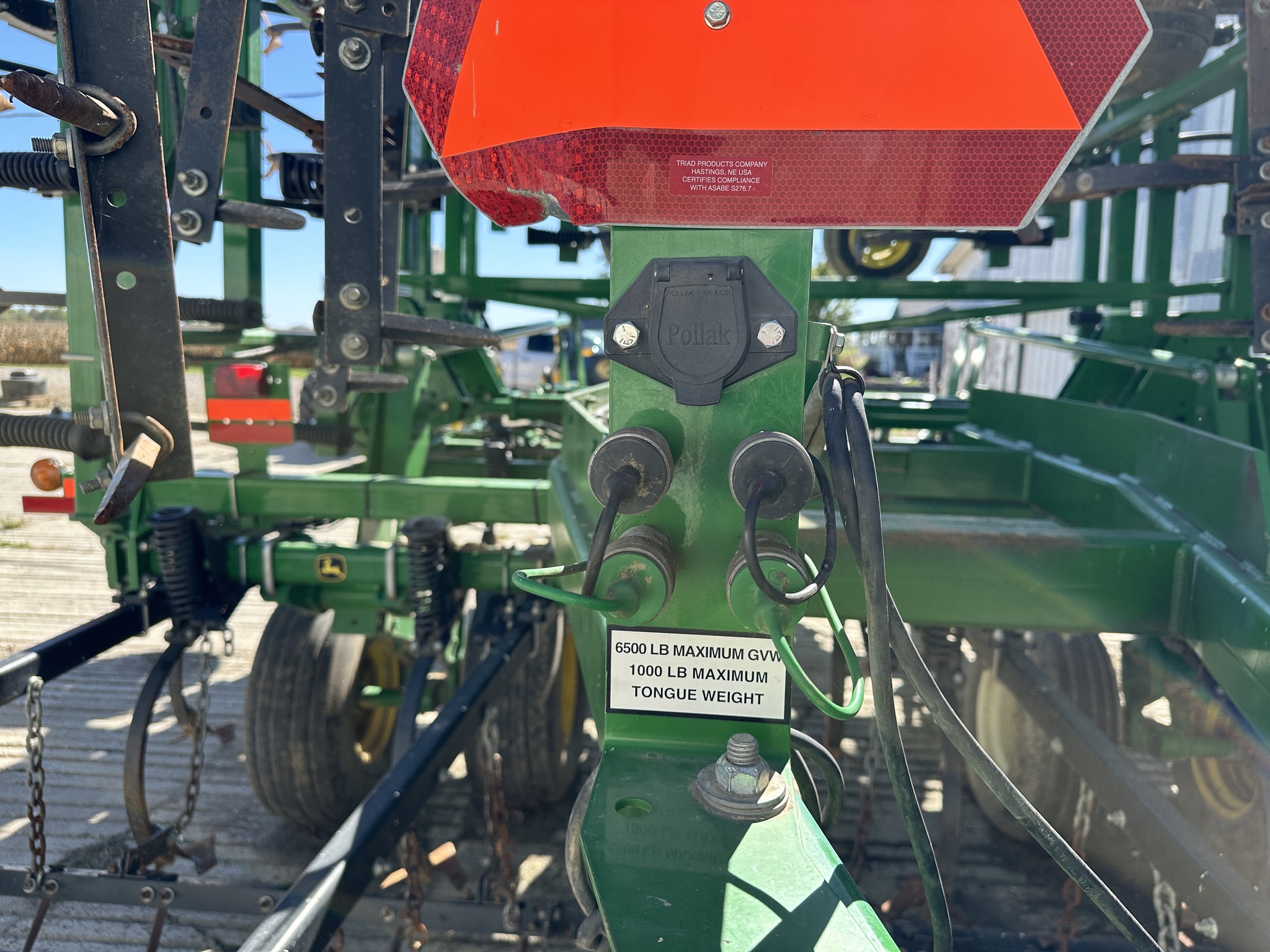 2014 John Deere 2210 Field Cultivator