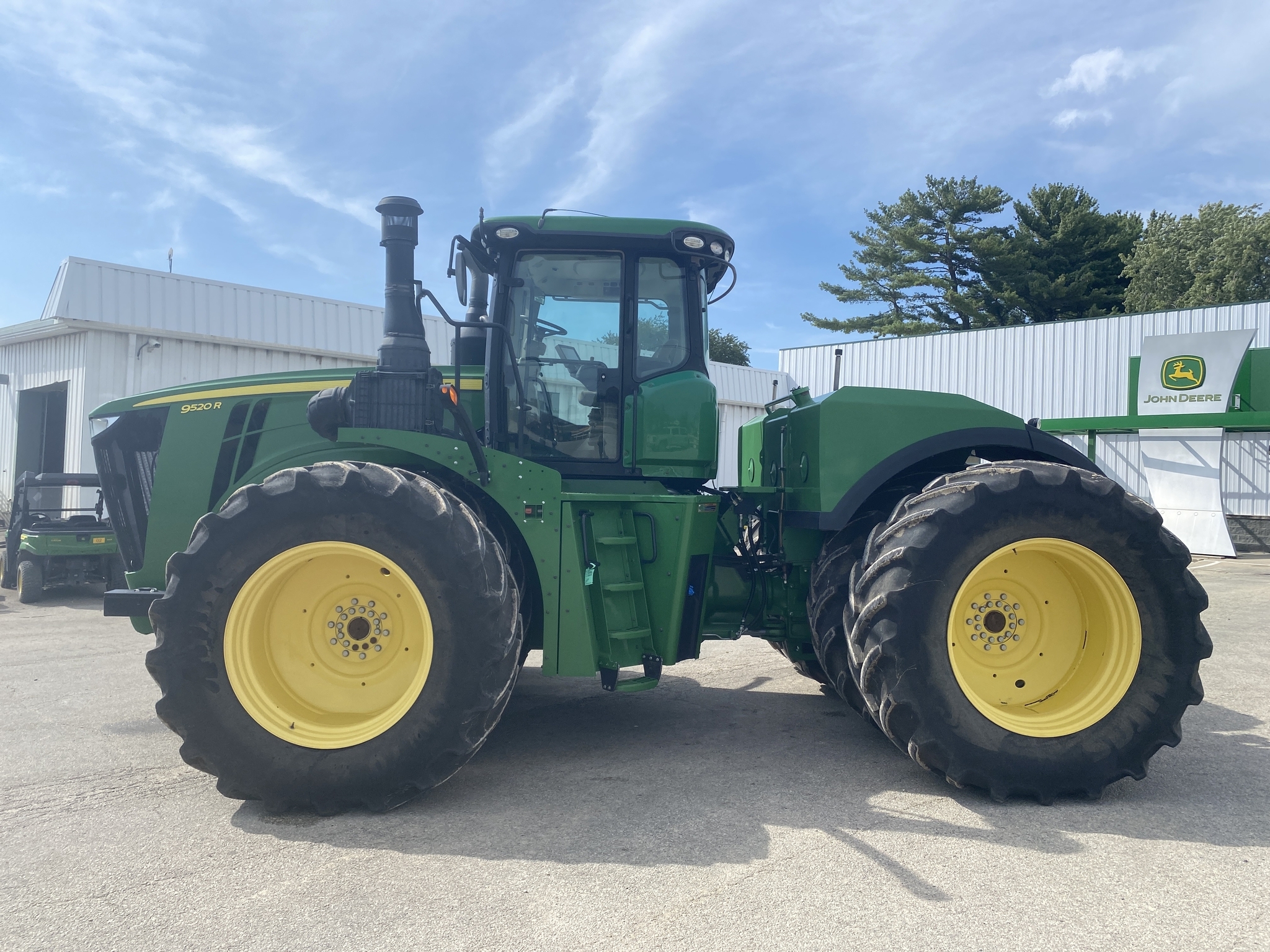2015 John Deere 9520R Tractor