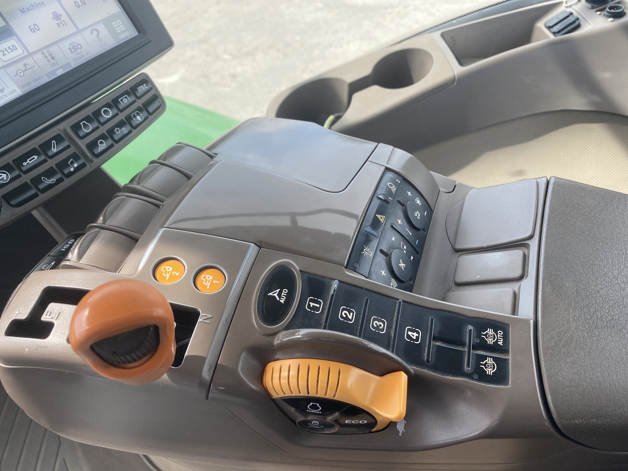 2015 John Deere 9520R Tractor