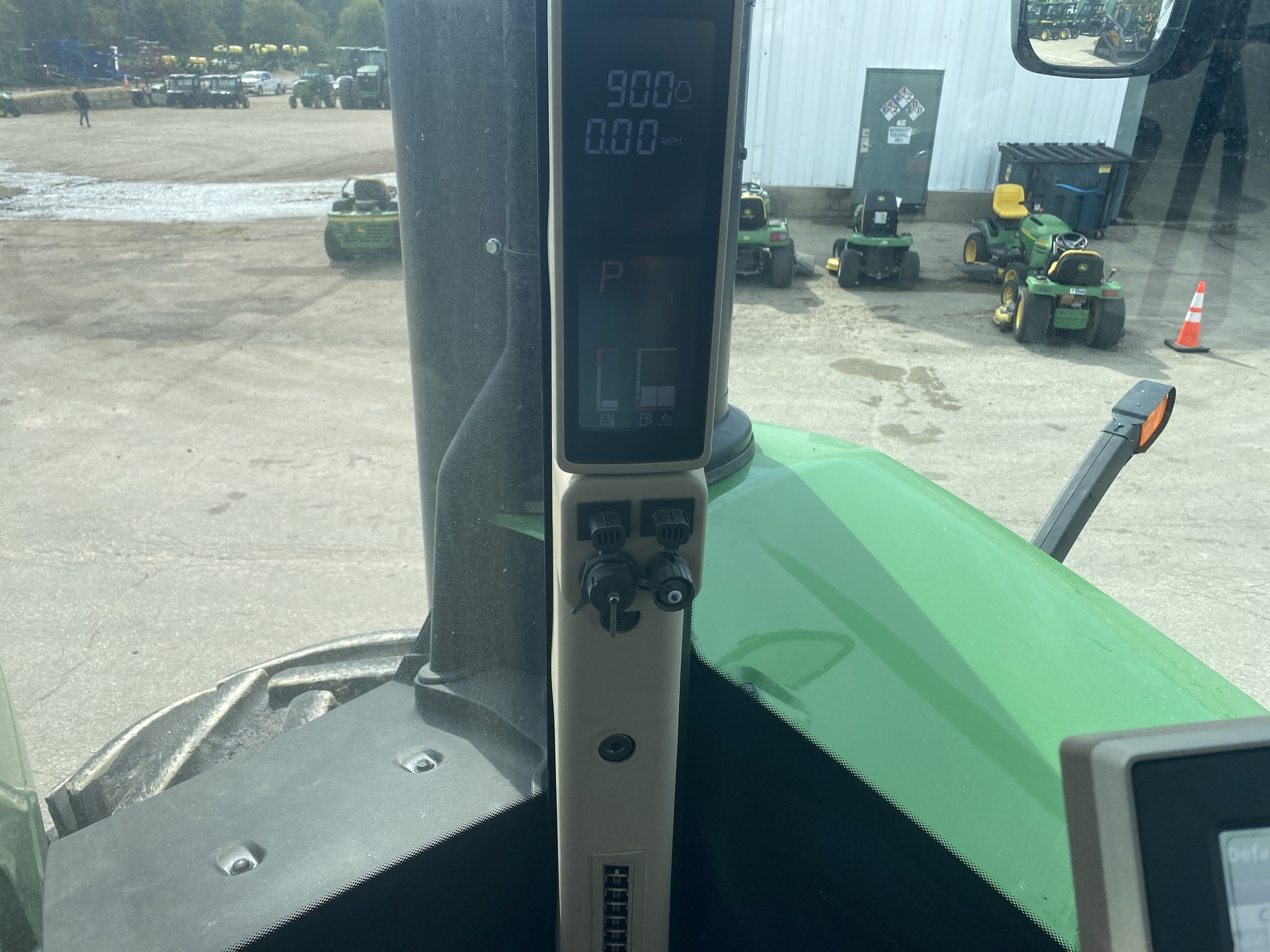 2015 John Deere 9520R Tractor