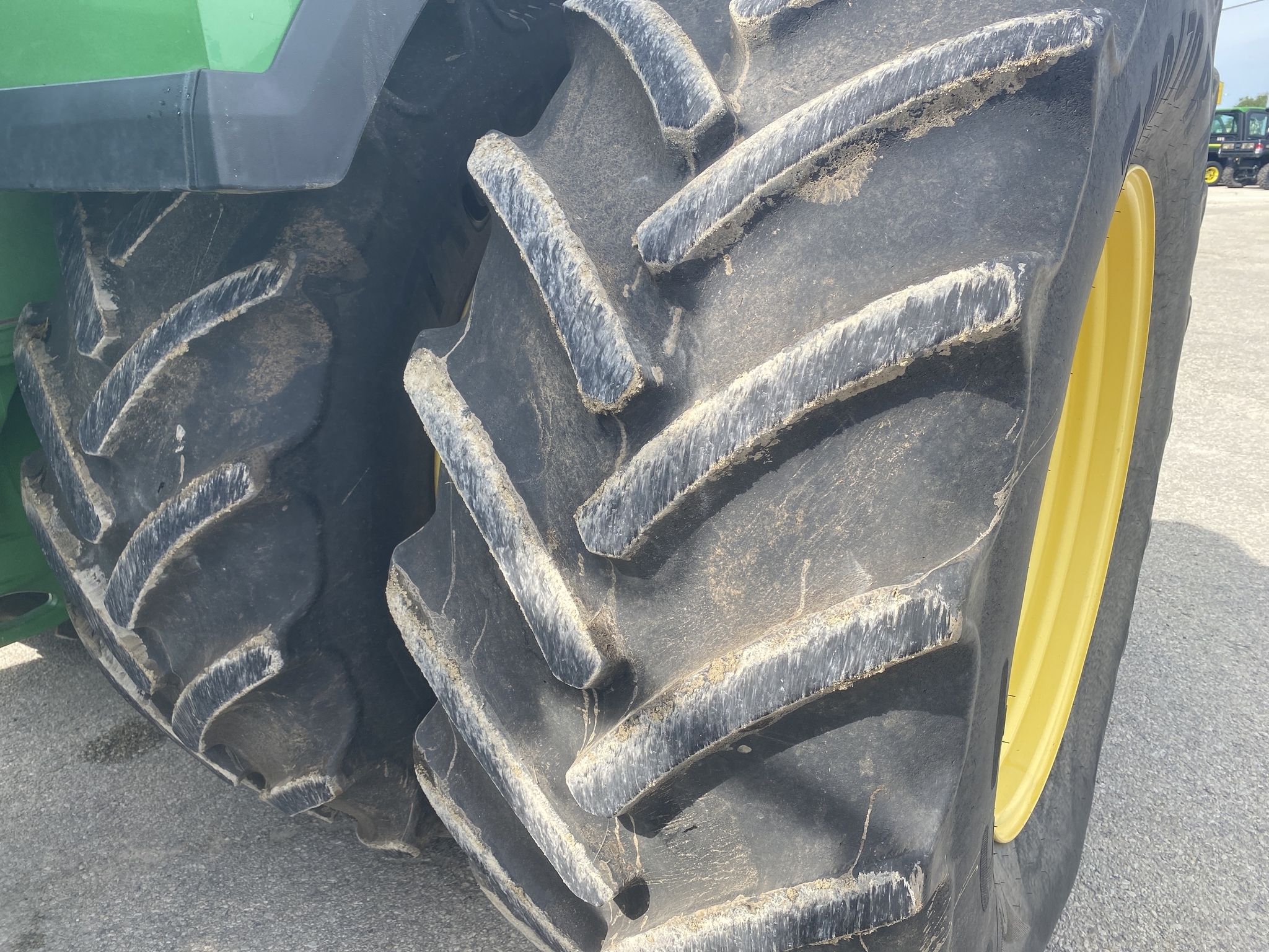 2015 John Deere 9520R Tractor