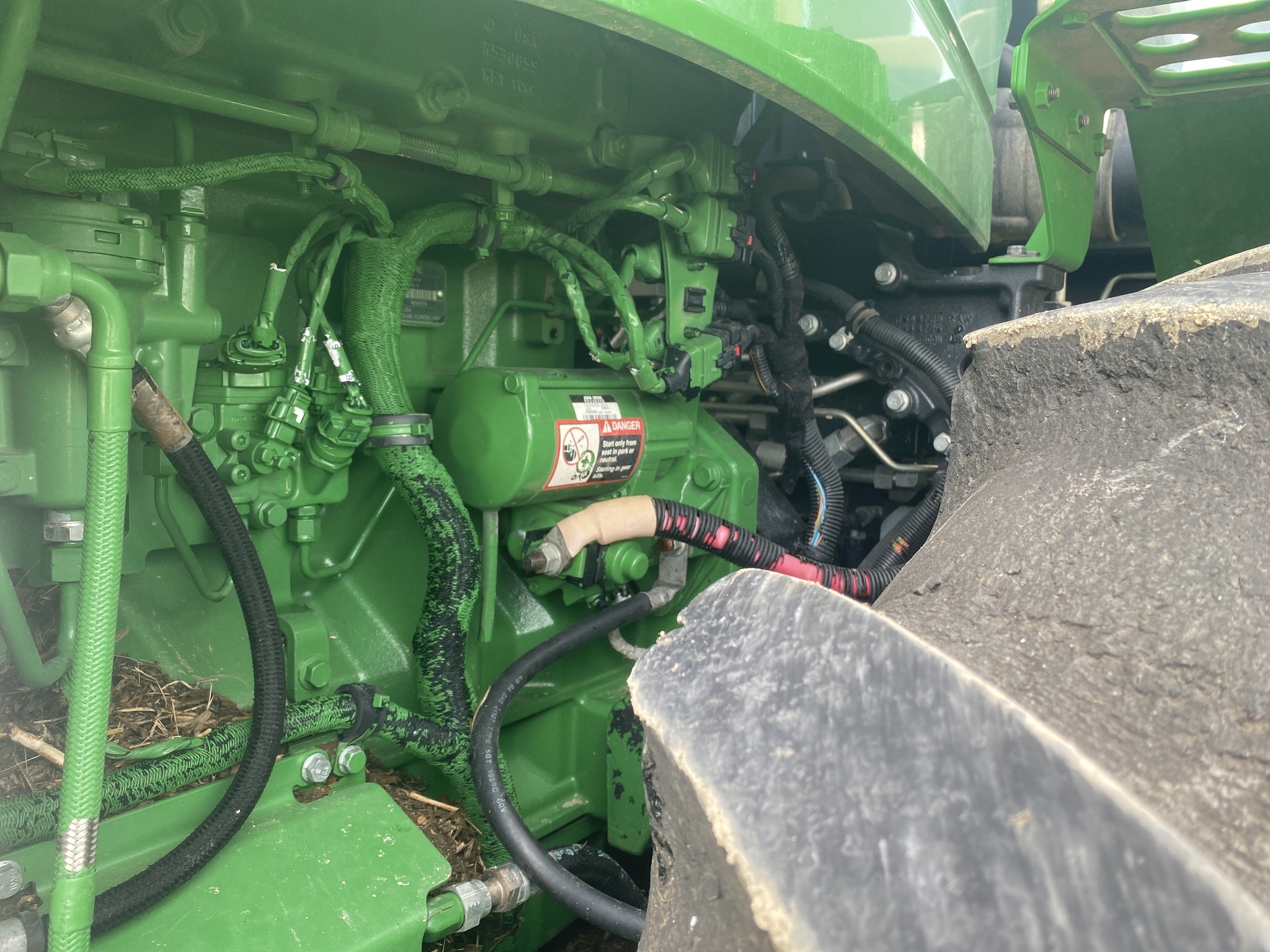 2015 John Deere 9520R Tractor