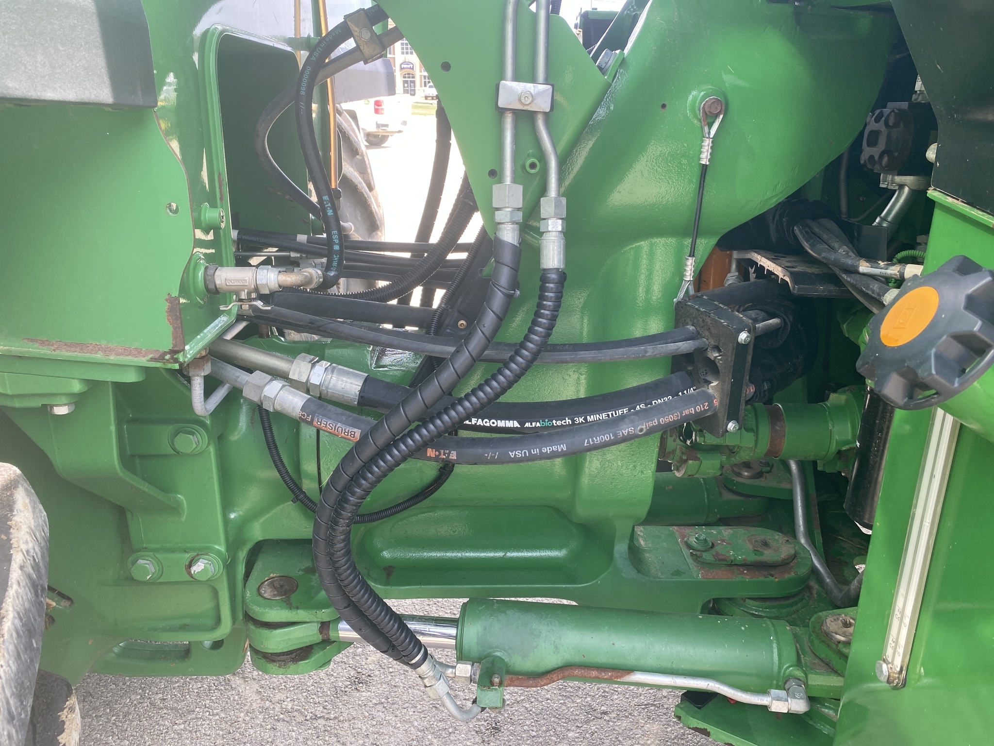 2015 John Deere 9520R Tractor