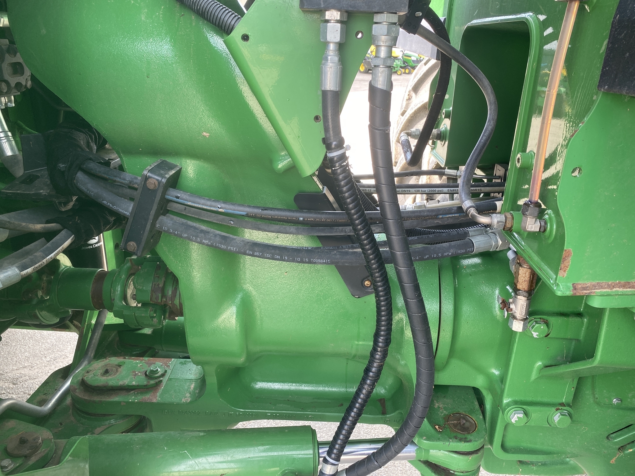 2015 John Deere 9520R Tractor