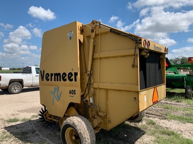2001 Vermeer 605XL Round Baler