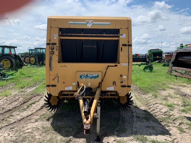 2001 Vermeer 605XL Round Baler