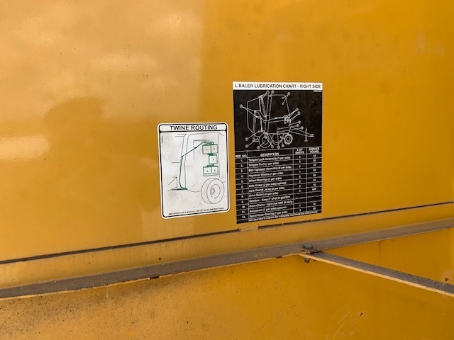 2001 Vermeer 605XL Round Baler