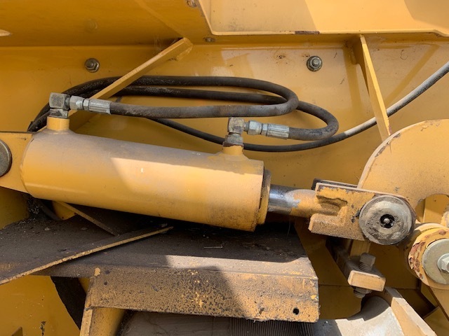 2001 Vermeer 605XL Round Baler