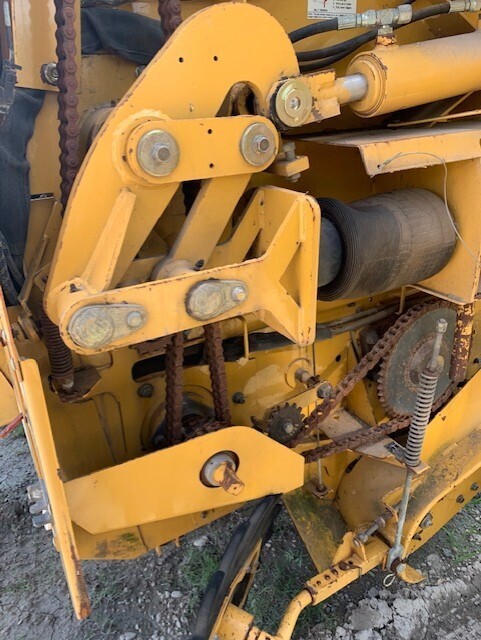 2001 Vermeer 605XL Round Baler