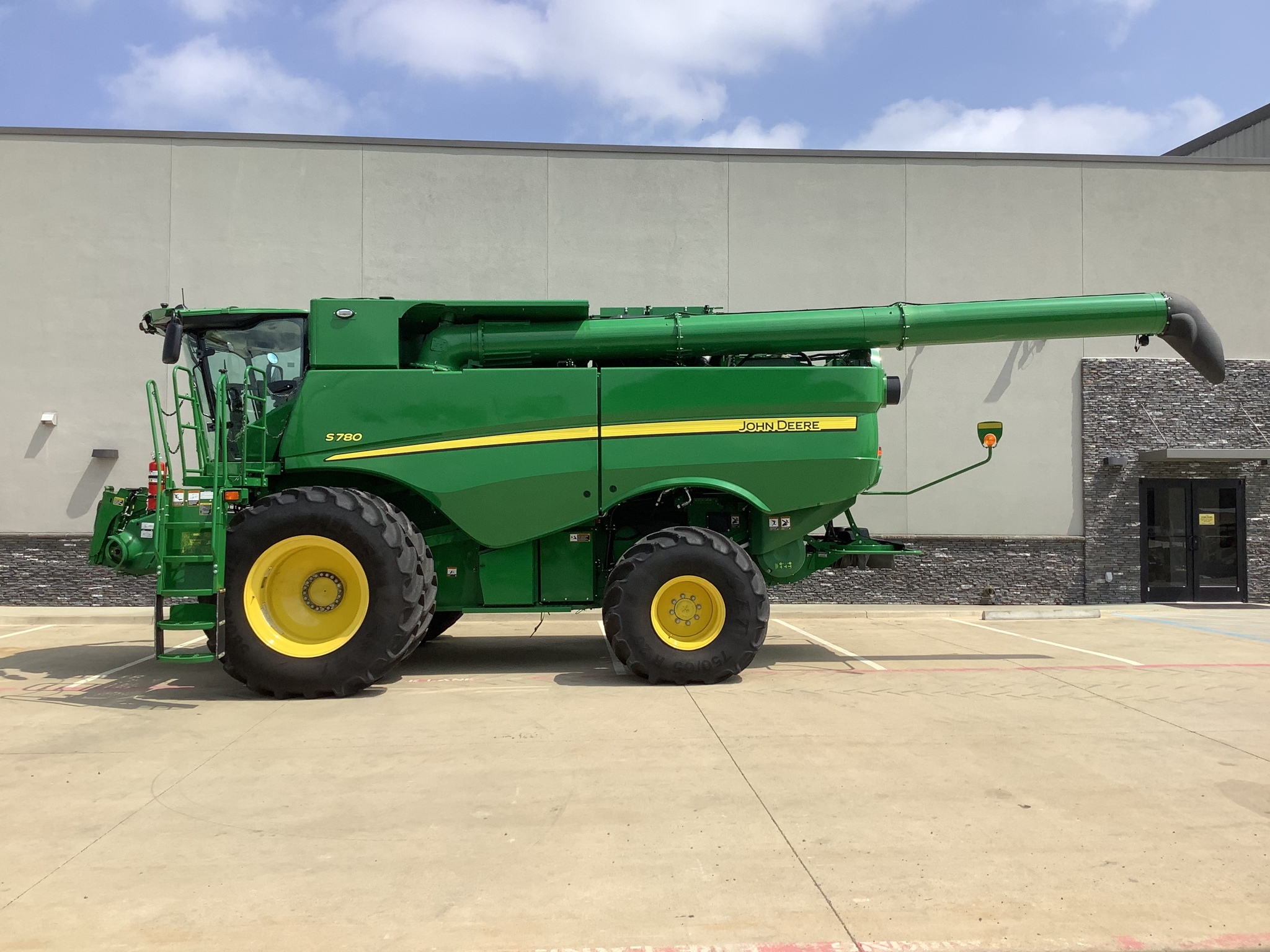 2023 John Deere S780 Combine