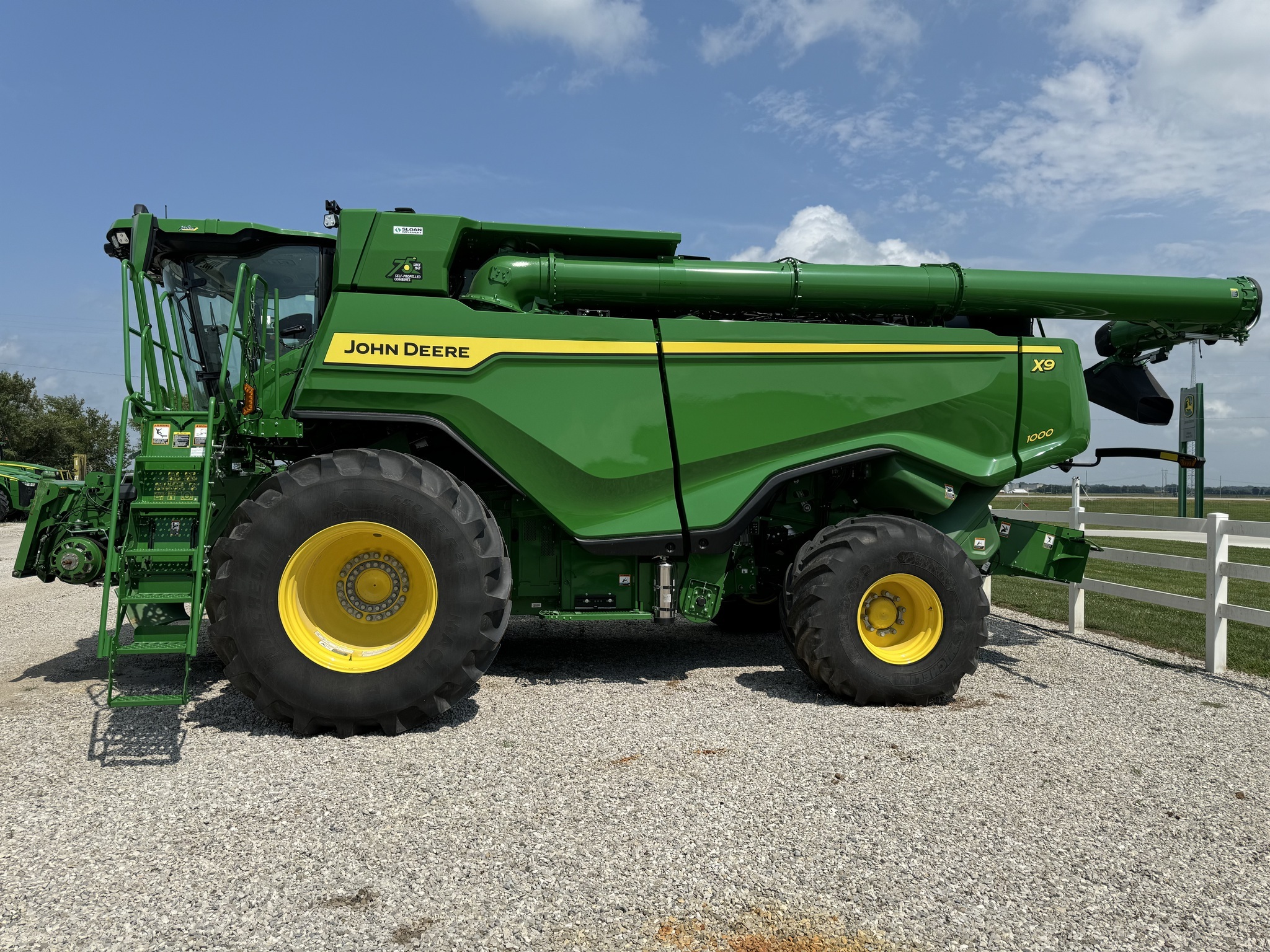 2022 John Deere X9 1000 Combine