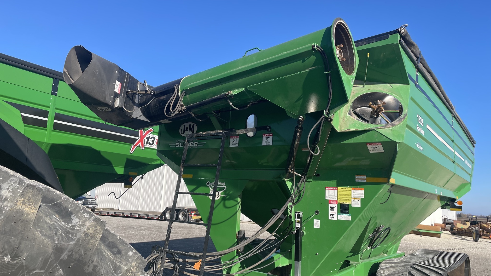 2010 J&M 1325-20S Grain Cart