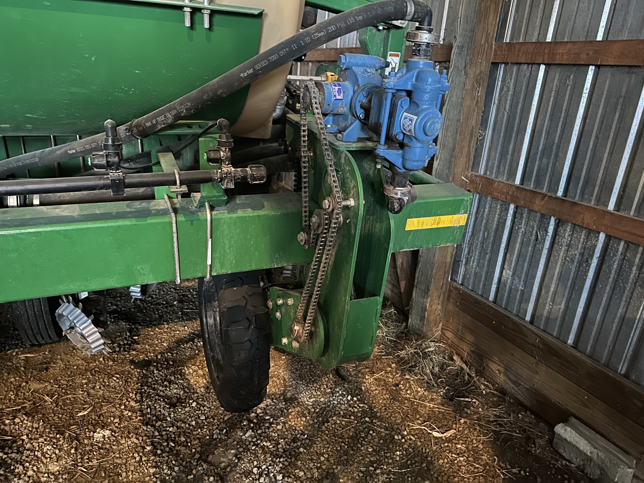 2010 Great Plains YP825A Planter