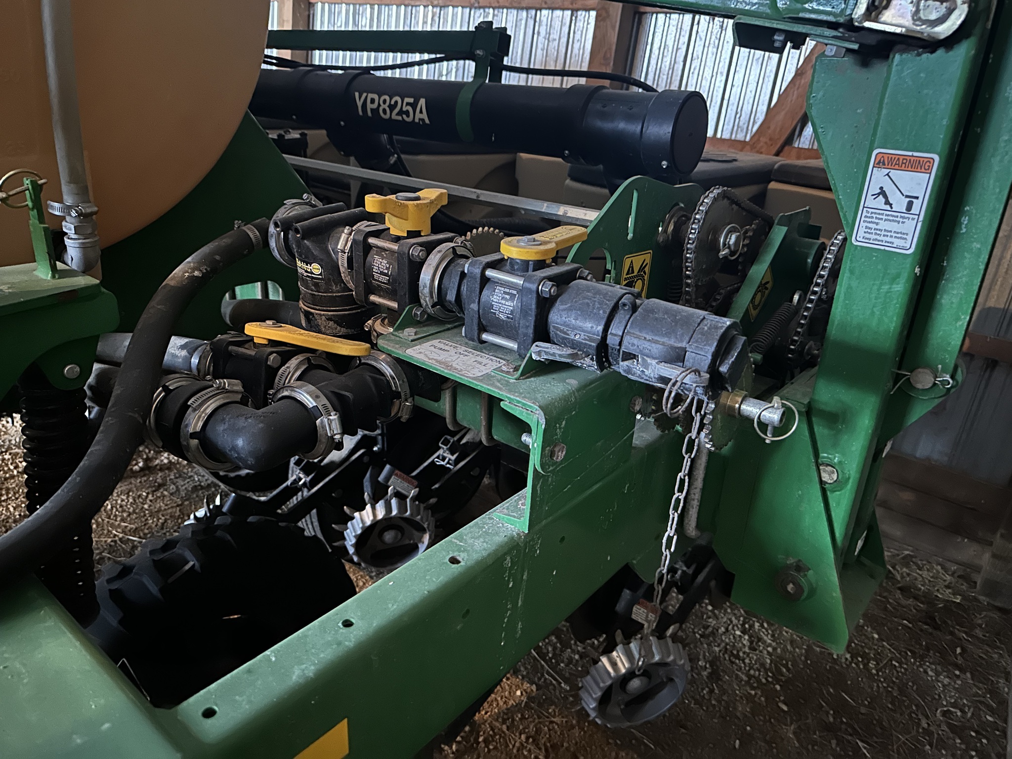 2010 Great Plains YP825A Planter