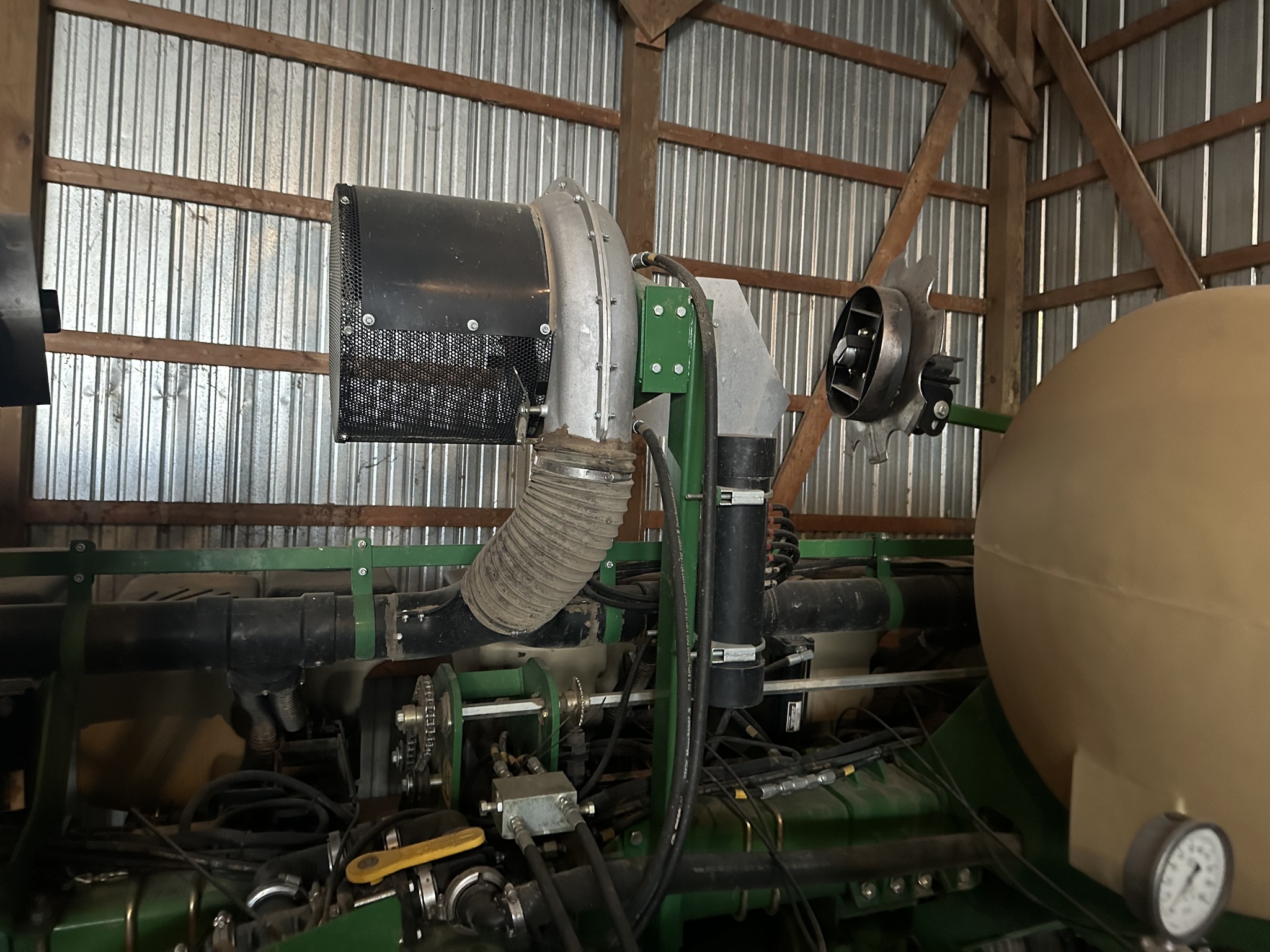 2010 Great Plains YP825A Planter