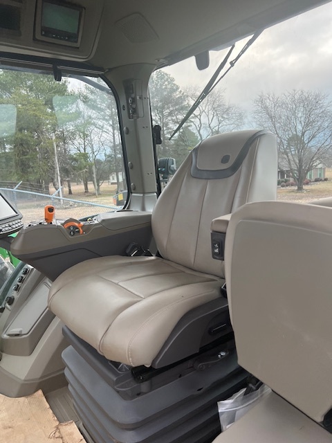 2023 John Deere 8R 370 Tractor