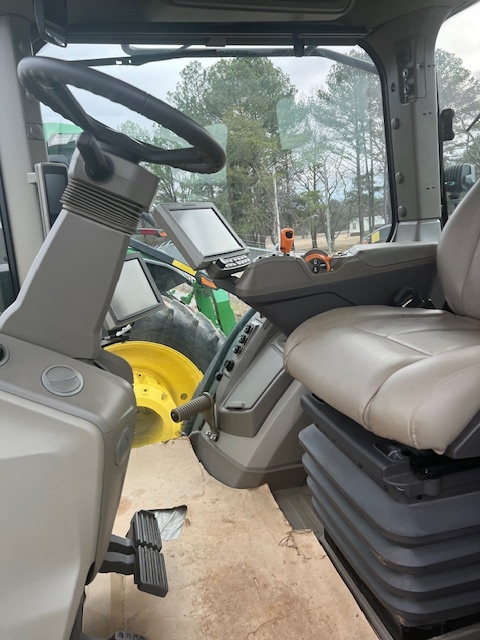 2023 John Deere 8R 370 Tractor