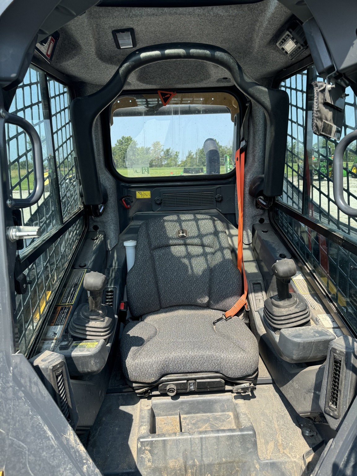 2023 Deere 325G Skid Steer