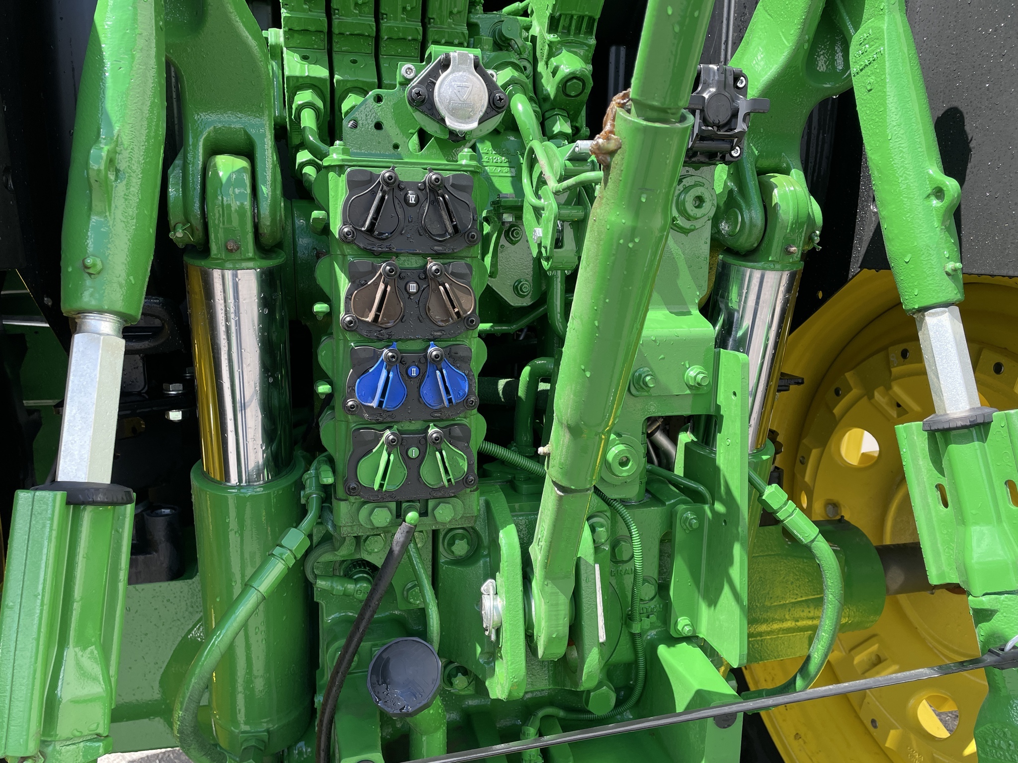 2023 John Deere 6R 165 Tractor