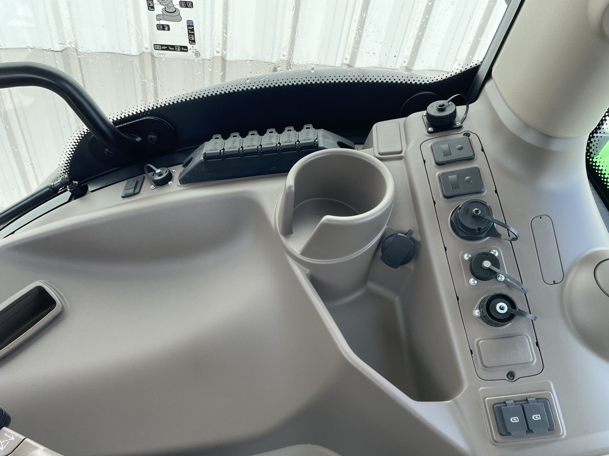 2023 John Deere 6R 165 Tractor